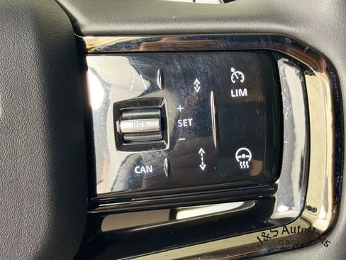 Used 2024 Land Rover Range Rover Evoque Dynamic SE AWD/4WD image 14