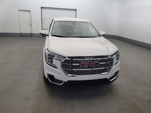 Used 2024 GMC Terrain SLE FWD image 14