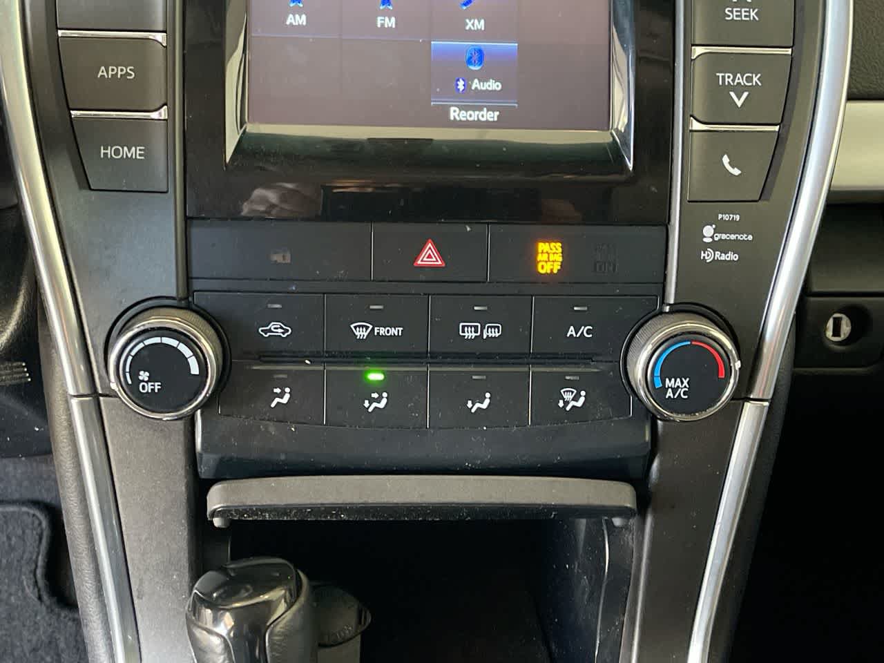 Used 2015 Toyota Camry SE FWD image 18
