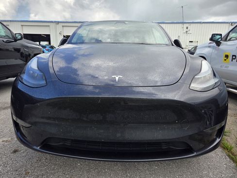 Used 2024 Tesla Model Y 2WD image 2