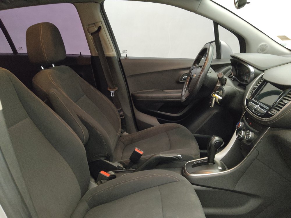 Used 2018 Chevrolet Trax LS w/ LPO, Cargo Package FWD image 21