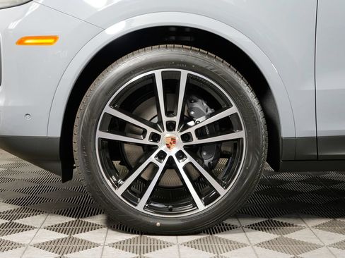 New 2026 Porsche Cayenne Coupe AWD/4WD image 13