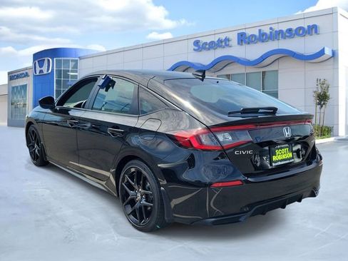 Used 2023 Honda Civic Sport image 3