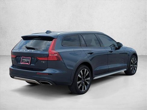 Used 2021 Volvo V60 T5 Cross Country AWD/4WD image 5