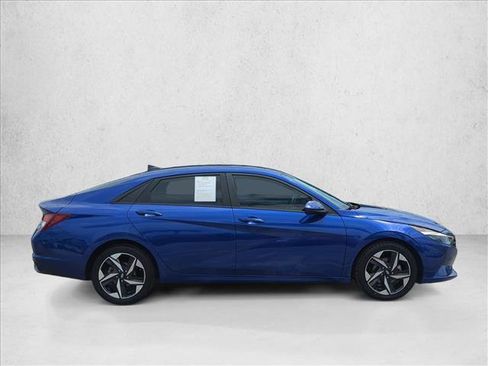 Used 2023 Hyundai Elantra SEL w/ Convenience Package FWD image 4