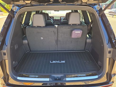 New 2026 Lexus TX 500h AWD image 12