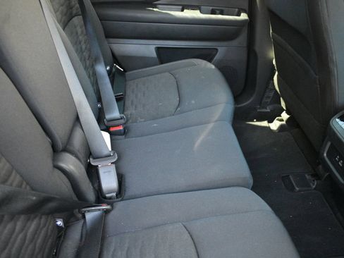 Used 2025 Nissan Pathfinder SV FWD image 30