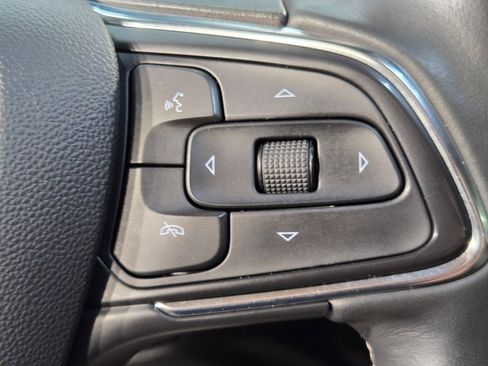 Used 2022 Buick Envision Avenir w/ Technology Package II FWD image 29