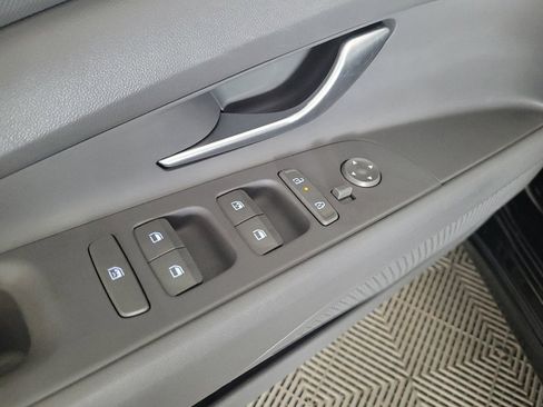 Used 2024 Hyundai Elantra SEL image 27