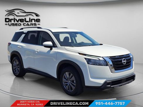 Used 2024 Nissan Pathfinder SV FWD image 11