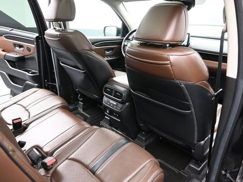 Used 2025 Honda Pilot Elite image 17