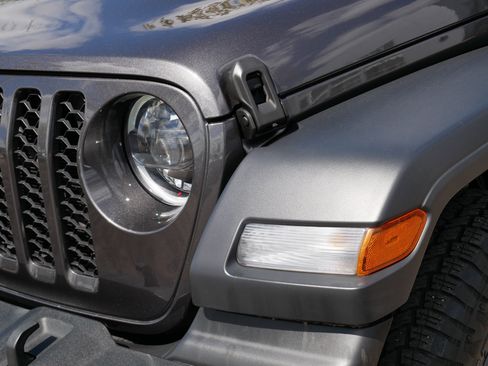 Used 2024 Jeep Wrangler Unlimited Sport AWD/4WD image 16