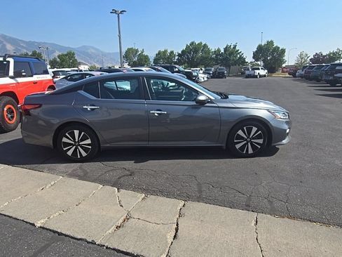 Used 2021 Nissan Altima 2.5 SV FWD image 4