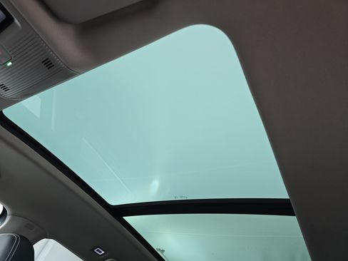 Certified 2024 Volkswagen Atlas SE w/ Panoramic Sunroof Package FWD image 31