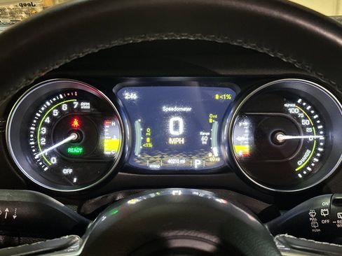 Used 2022 Jeep Wrangler Unlimited Sahara image 24