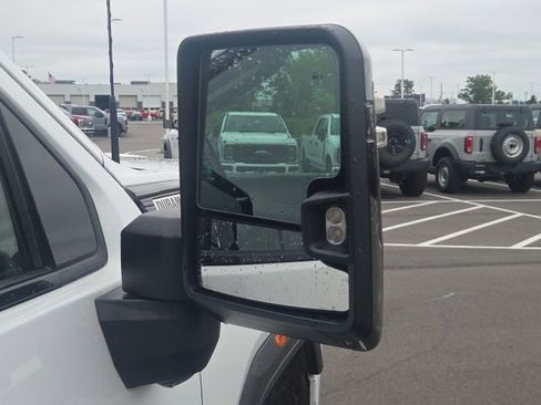 Used 2023 GMC Sierra 2500 AT4 w/ AT4 Preferred Package AWD/4WD image 8