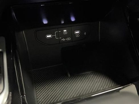 Used 2025 Kia Sorento SX AWD/4WD image 33