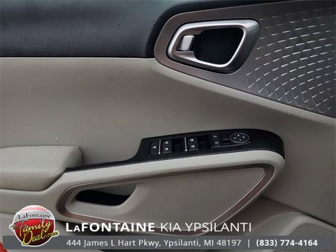 Certified 2025 Kia Soul LX image 12