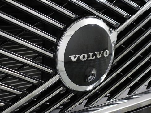 Certified 2025 Volvo XC90 B6 Ultra image 27