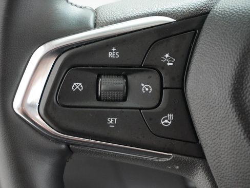 Used 2024 Chevrolet Trax LT w/ Driver Confidence Package FWD image 19