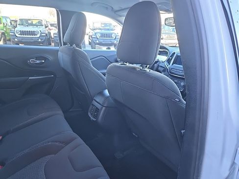 Used 2021 Jeep Cherokee Latitude image 79