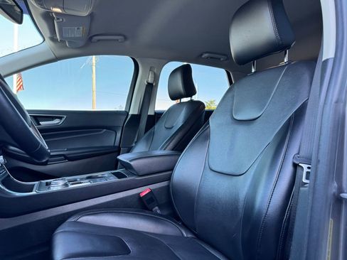 Certified 2022 Ford Edge Titanium AWD/4WD image 6