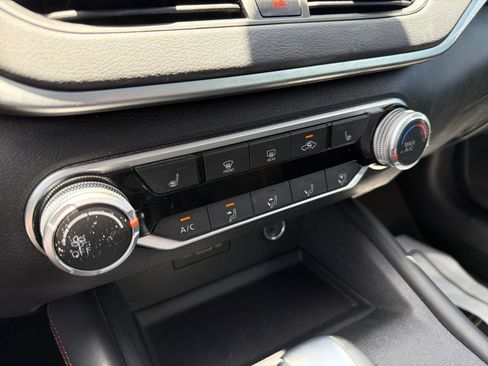 Used 2020 Nissan Altima 2.5 SR w/ Premium Package FWD image 24