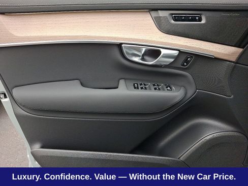 Used 2026 Volvo XC90 B6 Plus w/ Protection Package Premier AWD/4WD image 8