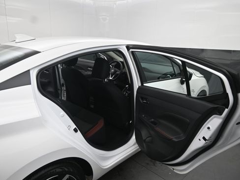 Certified 2025 Nissan Versa SR w/ Trunk Package image 19