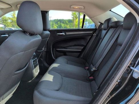 Used 2022 Chrysler 300 Touring image 12
