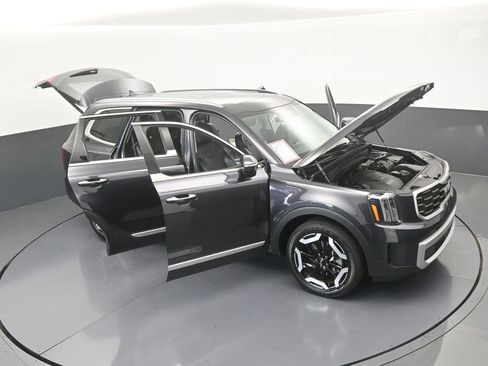 Used 2025 Kia Telluride S FWD image 81