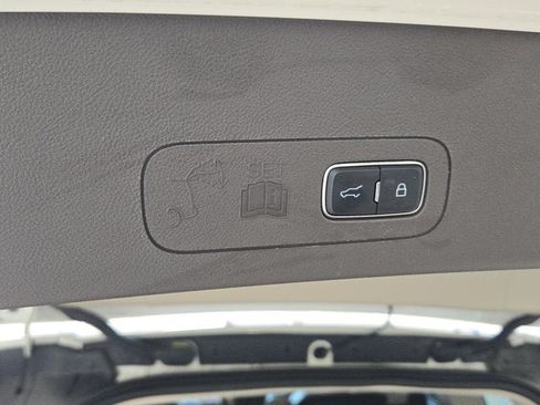 Used 2023 Lincoln Aviator Reserve w/ Equipment Group 201A AWD/4WD image 17