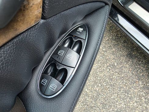 Used 2008 Mercedes-Benz E 550 Sedan image 11