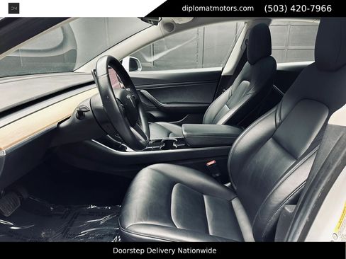 Used 2018 Tesla Model 3 Long Range RWD image 18