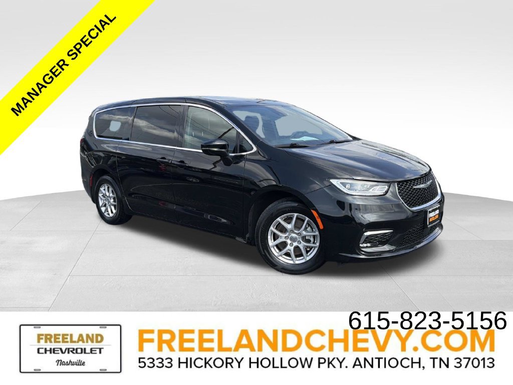 Used 2025 Chrysler Pacifica Select FWD 360° Tour