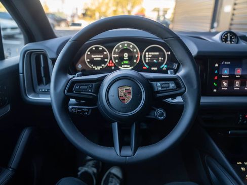 New 2026 Porsche Cayenne Base image 13