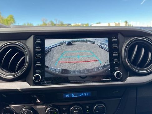 Used 2021 Toyota Tacoma TRD Sport w/ Technology Package image 14