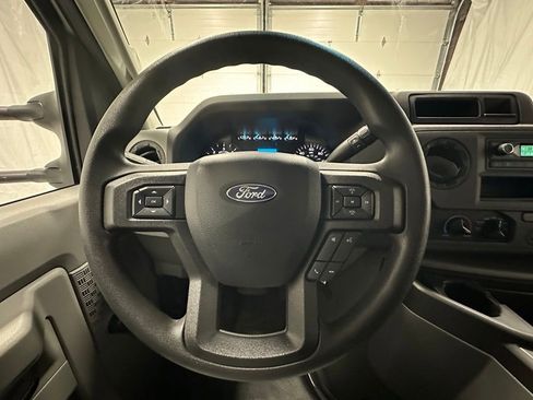 Used 2024 Ford E-350 and Econoline 350 Super Duty image 19