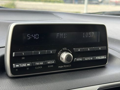 Used 2015 MAZDA MAZDA3 i SV FWD image 17