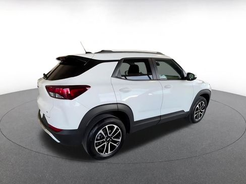 Used 2025 Chevrolet TrailBlazer LT w/ Driver Confidence Package image 15