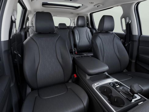 New 2026 Kia Carnival SX FWD image 11