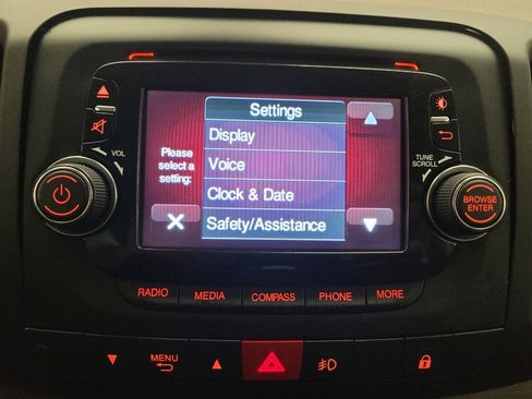 Used 2016 FIAT 500L Trekking FWD image 25