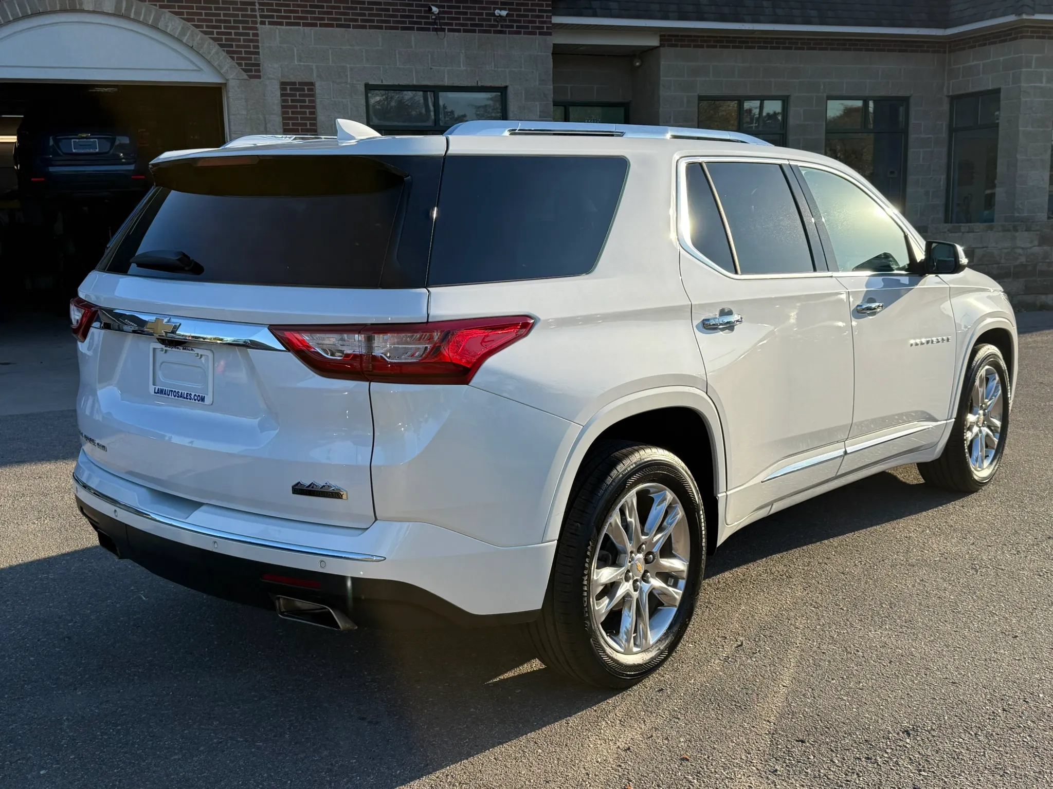 Used 2021 Chevrolet Traverse High Country w/ LPO, Cargo Package AWD/4WD image 5