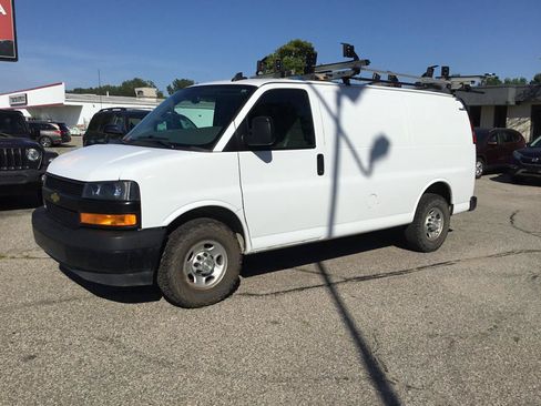 Used 2020 Chevrolet Express 2500 w/ Communications Package RWD image 11
