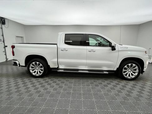 Used 2022 Chevrolet Silverado 1500 High Country w/ Technology Package AWD/4WD image 8