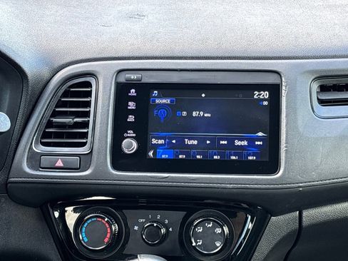 Used 2021 Honda HR-V Sport image 4