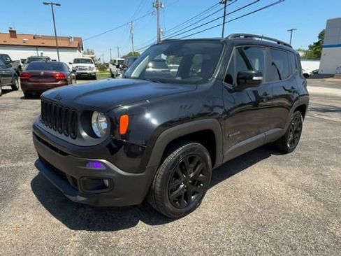 Used 2018 Jeep Renegade Altitude AWD/4WD image 4