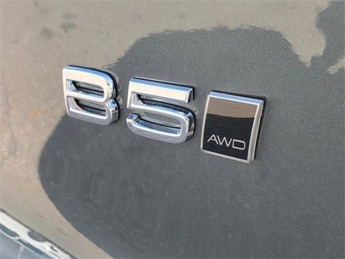 New 2026 Volvo XC40 B5 Ultra w/ Protection Package Premier image 8