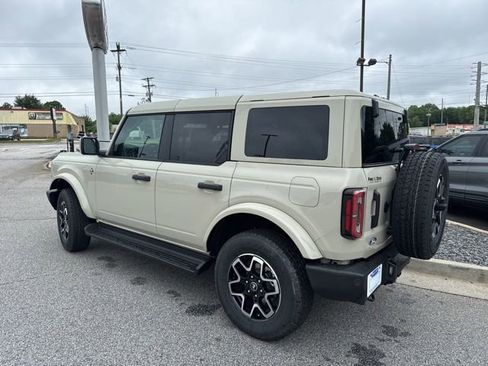 New 2026 Ford Bronco Outer Banks AWD/4WD image 8