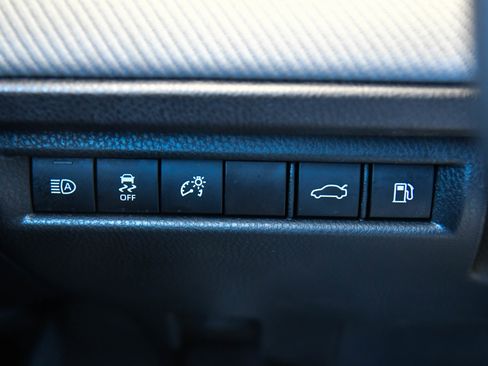 Used 2025 Toyota Camry SE FWD image 35
